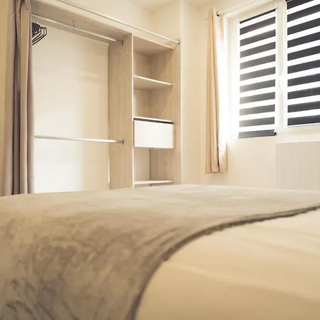 Mon Nid D'amour! Dunkirk